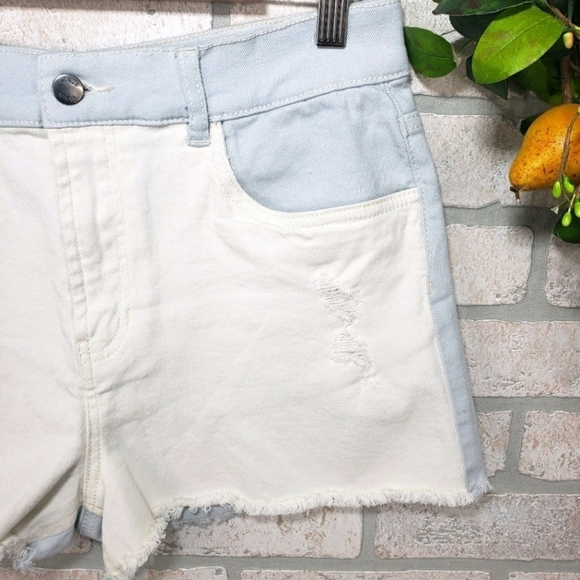 VENUS Two-Toned High Waist Stretch Shorts Size 6 - Picture 1 of 7